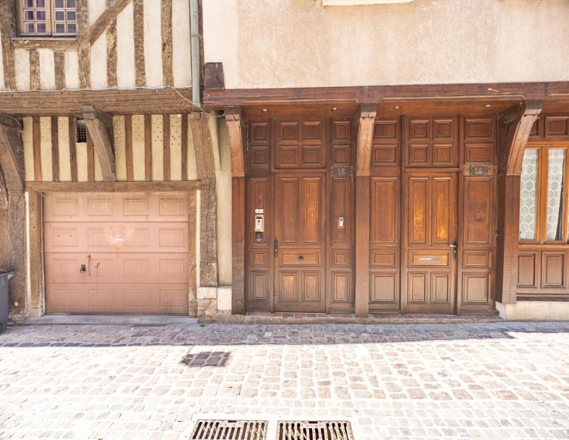 Апартаменти Le Petit Chapeau - Parking - Ideal Place Труа Екстер'єр фото